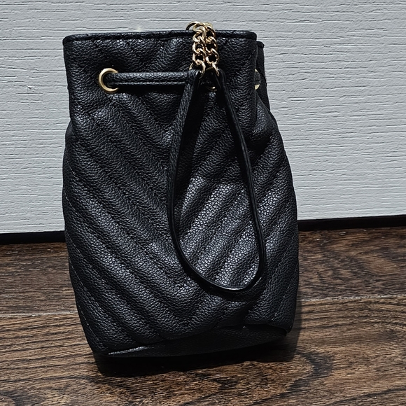 * NWOT * Victoria's Secret V-Quilt Perfume Pouch - Picture 5 of 7